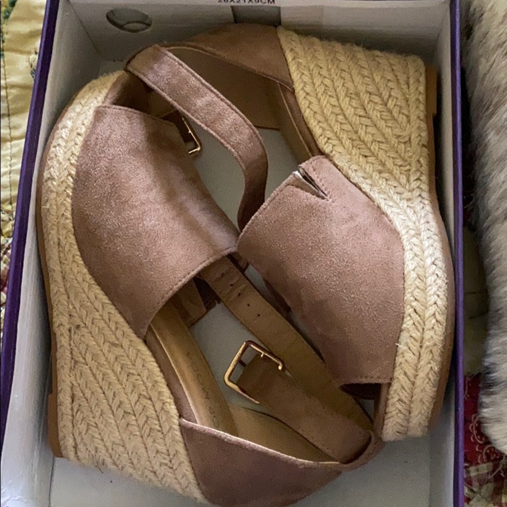 Wedges - Picture 7 of 7